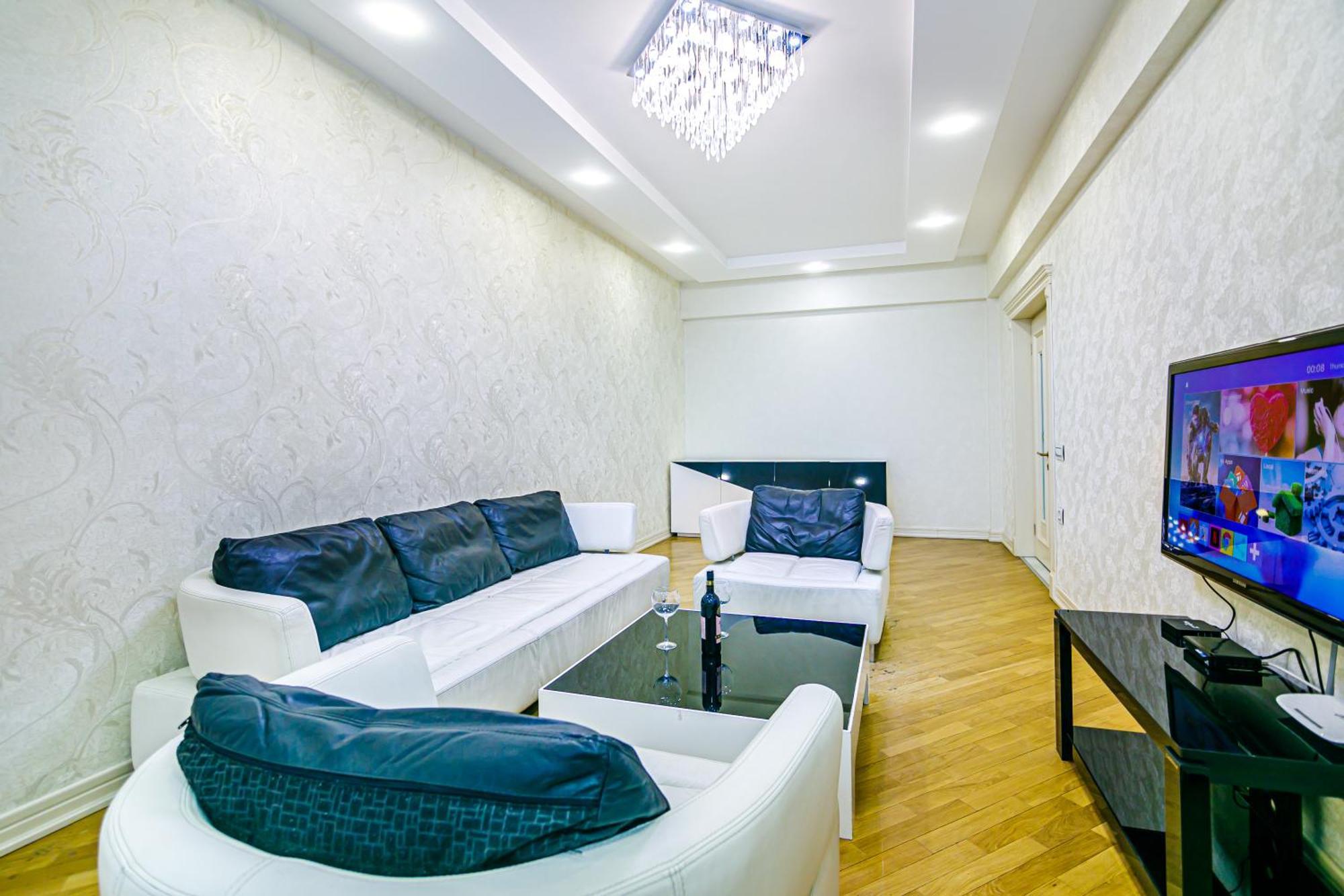 Park Azure Vip Apartment By Baku Housing Esterno foto