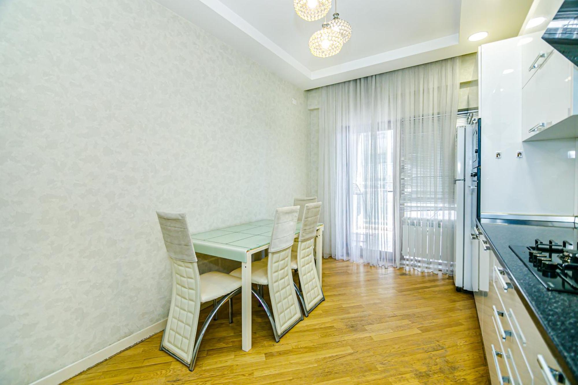 Park Azure Vip Apartment By Baku Housing Esterno foto