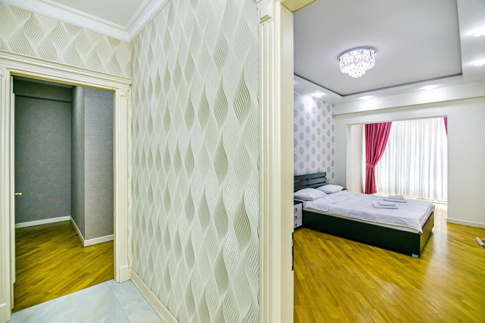 Park Azure Vip Apartment By Baku Housing Esterno foto